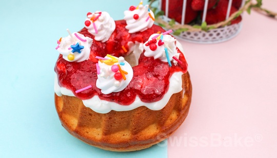 BUNDT CAKE WITH STRAWBERRY COMPOTE RECIPE